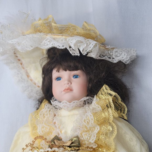 Vintage Sarah 23.5" Porcelain Doll by William Tung Limited Edition #921/1000 - Picture 3 of 12